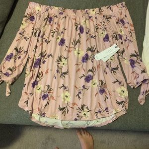 Off the shoulder 3/4 sleeve flowy top